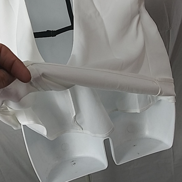 Nwt English Factory adjustable strappy white top - Picture 5 of 7